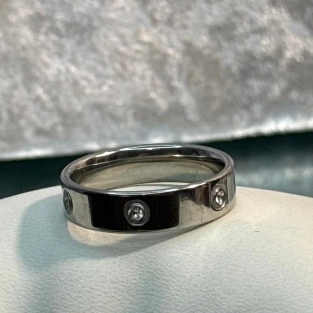New Silver Plated Stainless Steel Cubic Zirconia Ring Size 12 Hypoallergenic NIB